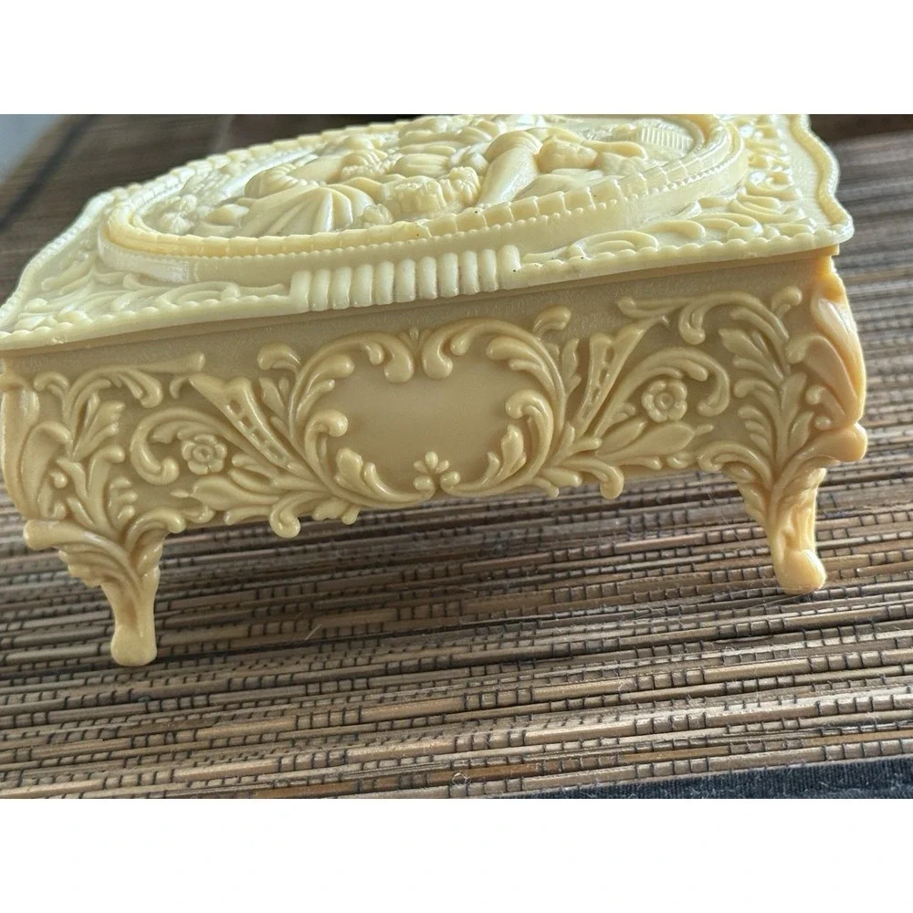 Vintage Celluloid Plastic Jewelry Trinket Box Beige Victorian Style MCM 4.5
